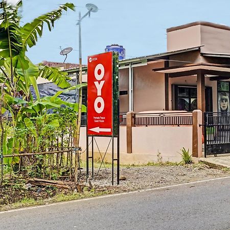 Oyo 91334 Permata Papua Guest House Pameungpeuk  Exterior foto